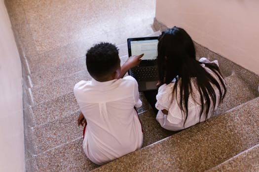 students using technology for studying