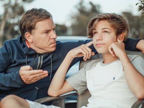 parent and child discussing schedule